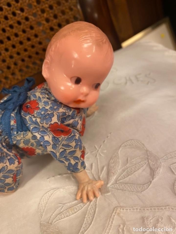 Mu&ntilde;eca espa&ntilde;ola clasica: Precioso beb&eacute; gateador celuloide - Foto 2