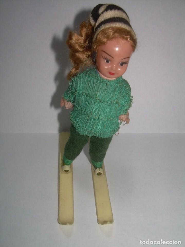 Mu&ntilde;eca espa&ntilde;ola clasica: ANTIGUA MU&Ntilde;ECA ESQUIADORA. - Foto 1