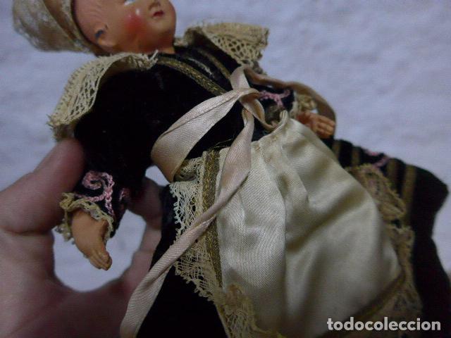 Mu&ntilde;eca espa&ntilde;ola clasica: Antigua mu&ntilde;eca de celuloide a identificar, tipo regional ? - Foto 3