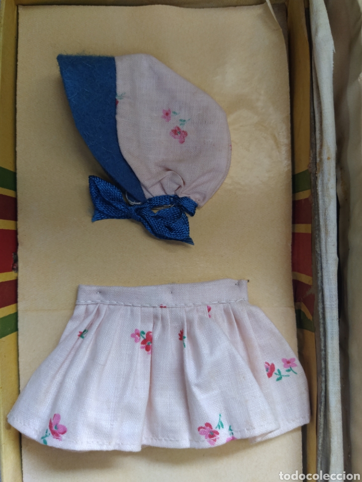 Mu&ntilde;eca espa&ntilde;ola clasica: Mu&ntilde;eca en maleta con vestuario - Foto 2