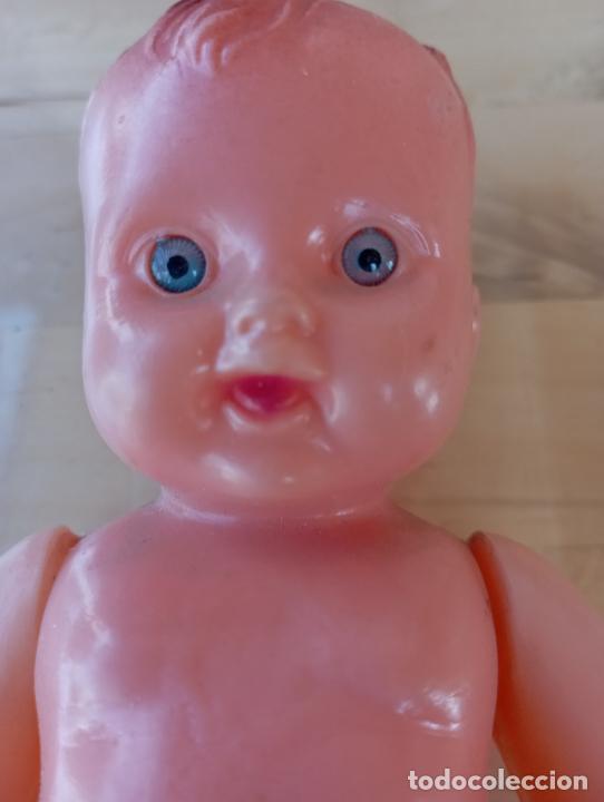 Mu&ntilde;eca espa&ntilde;ola clasica: Mu&ntilde;eco antiguo pl&aacute;stico de los 50s - Foto 2