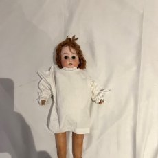 Muñeca española clasica: ANTIGUA MUÑECA PORCELANA MARCADA EN LA NUCA OJOS CRISTAL. Lote 364613391