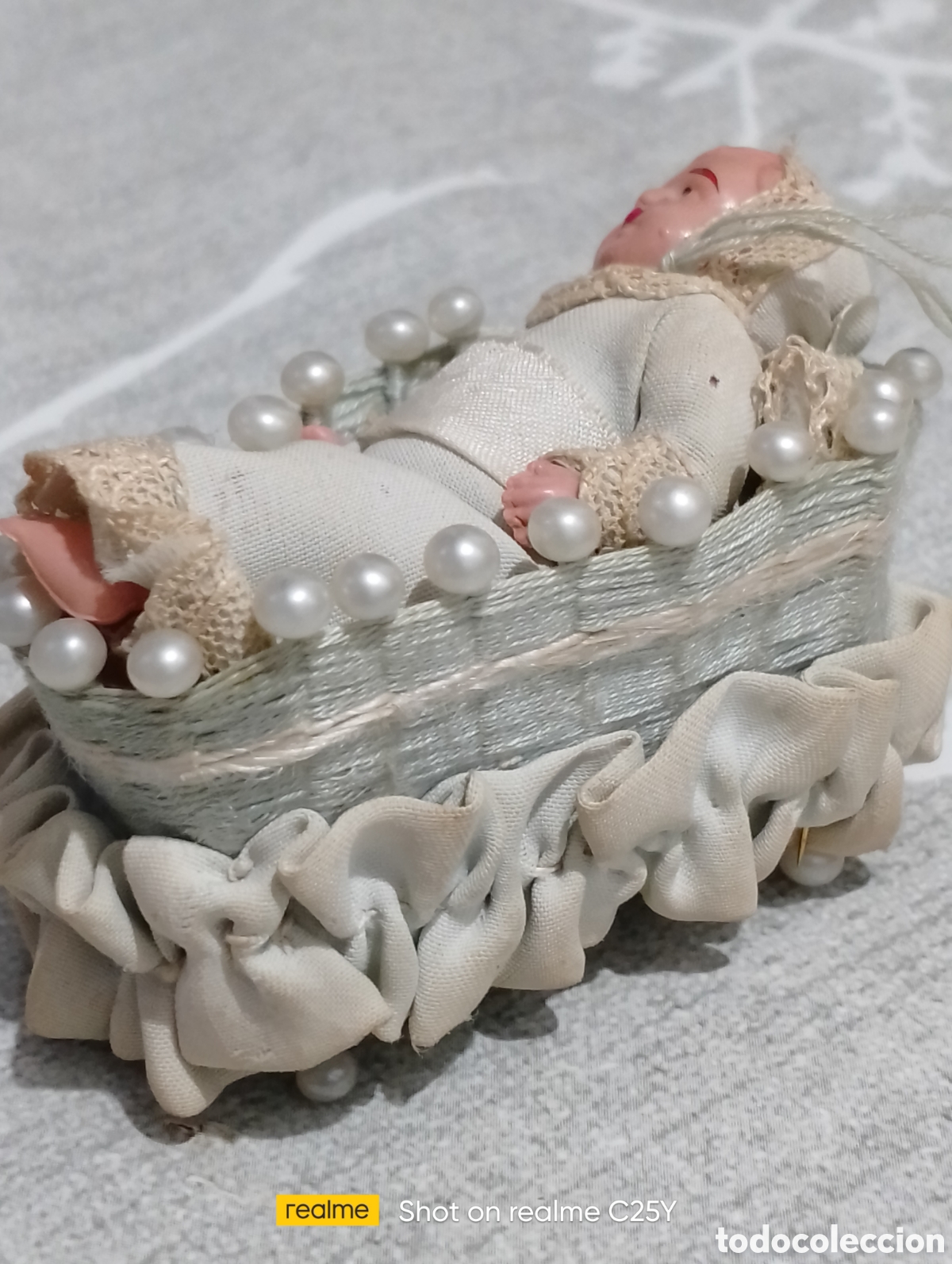 Mu&ntilde;eca espa&ntilde;ola clasica: Antigua mu&ntilde;eca en cuna miniatura - Foto 3