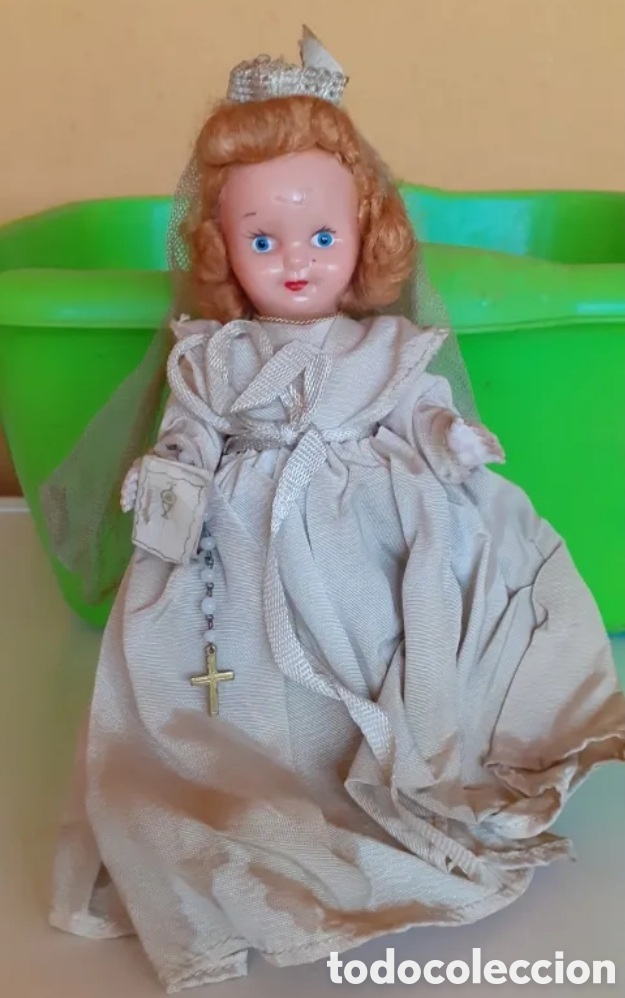 Mu&ntilde;eca espa&ntilde;ola clasica: ANTIGUA MU&Ntilde;ECA DE COMUNION DE CELULOIDE CON SU ROSARIO - Foto 1