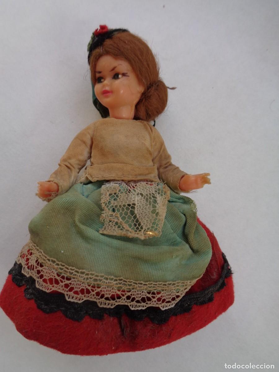 Mu&ntilde;eca espa&ntilde;ola clasica: PEQUE&Ntilde;A Y ANTIGUA MU&Ntilde;ECA DE CELULOIDE ARTICULADA - Foto 1