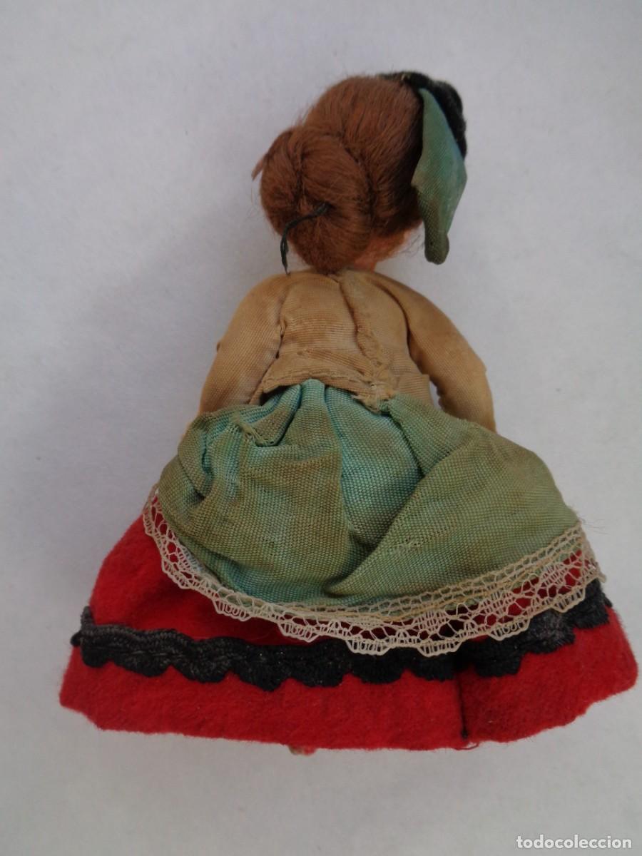 Mu&ntilde;eca espa&ntilde;ola clasica: PEQUE&Ntilde;A Y ANTIGUA MU&Ntilde;ECA DE CELULOIDE ARTICULADA - Foto 2