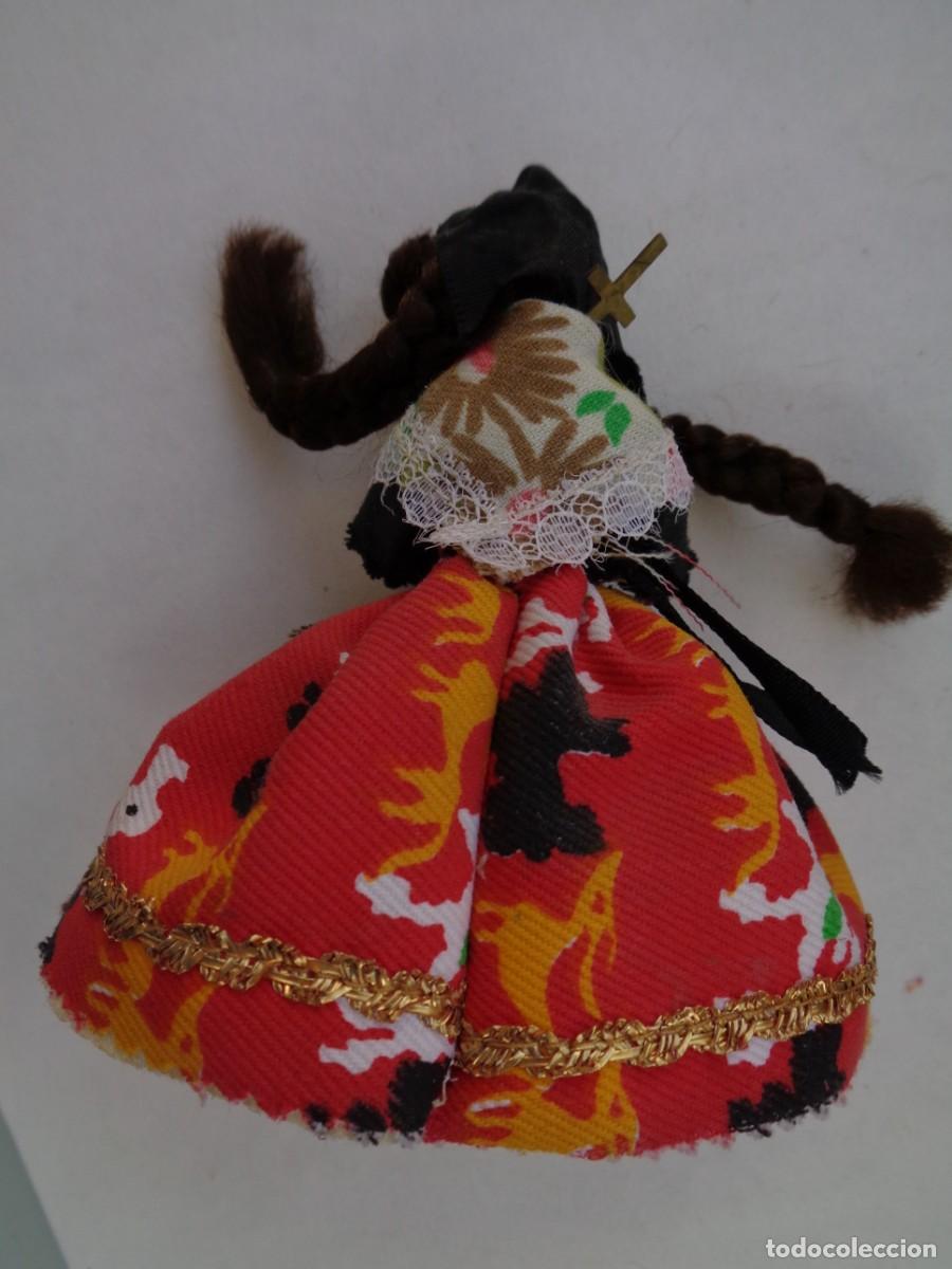 Mu&ntilde;eca espa&ntilde;ola clasica: PEQUE&Ntilde;A Y ANTIGUA MU&Ntilde;ECA DE CELULOIDE ARTICULADA - Foto 2