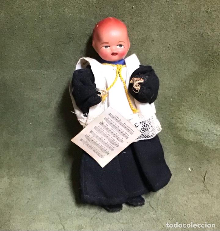 Mu&ntilde;eca espa&ntilde;ola clasica: ESCOLANIA DE MONTSERRAT - Foto 1