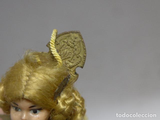 Mu&ntilde;eca espa&ntilde;ola clasica: Antigua mu&ntilde;eca fallera de Valencia, original, a identificar. - Foto 4