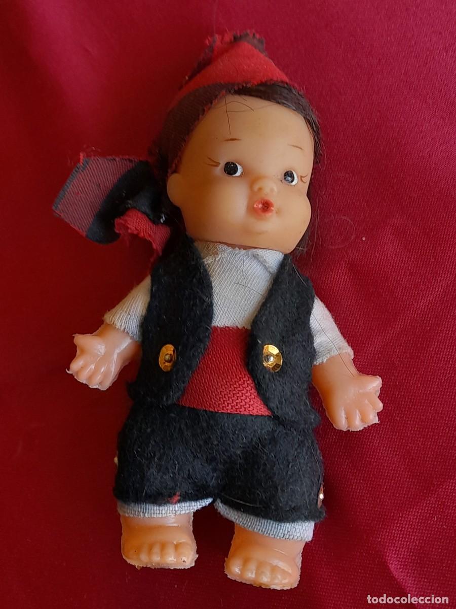 Mu&ntilde;eca espa&ntilde;ola clasica: Mu&ntilde;eco con traje regional d&eacute;cada de los sesenta - Foto 1