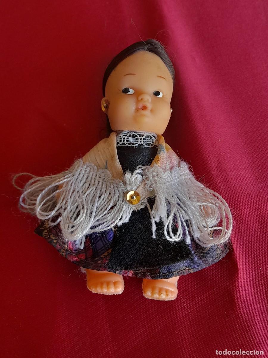 Mu&ntilde;eca espa&ntilde;ola clasica: Mu&ntilde;eca con traje regional d&eacute;cada de los sesenta - Foto 1