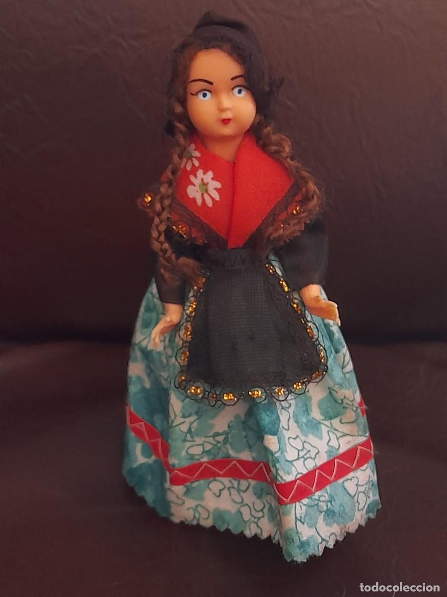 Mu&ntilde;eca espa&ntilde;ola clasica: Mu&ntilde;eca con traje regional d&eacute;cada de los sesenta - Foto 1