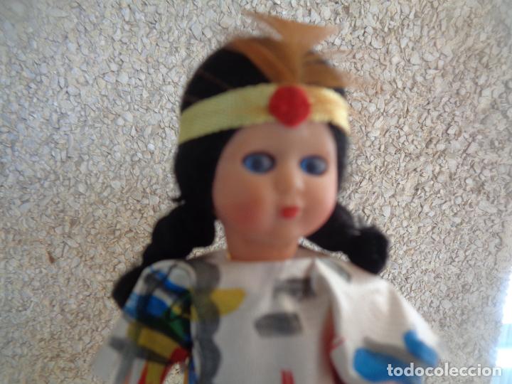 Mu&ntilde;eca espa&ntilde;ola clasica: PEQUE&Ntilde;A MU&Ntilde;ECA INDIA EN CELULOIDE - Foto 1