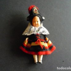 Muñeca española clasica: SEGOVIA MUÑECA TRAJE DE SEGOVIANA CELULOIDE AÑOS 40 50 10 X 6 CMTS