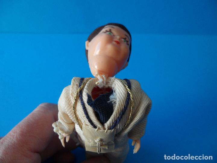 Mu&ntilde;eca espa&ntilde;ola clasica: Antiguo mu&ntilde;eco de Primera Comini&oacute;n de Celuloide o pl&aacute;stico. - Foto 6