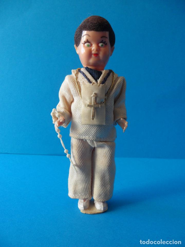 Mu&ntilde;eca espa&ntilde;ola clasica: Antiguo mu&ntilde;eco de Primera Comini&oacute;n de Celuloide o pl&aacute;stico. - Foto 1