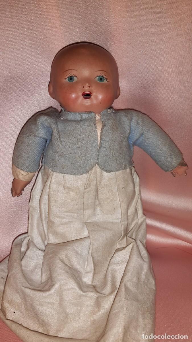Mu&ntilde;eca espa&ntilde;ola clasica: Mu&ntilde;eco antiguo de terracota - Foto 1