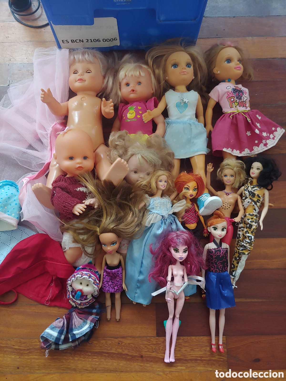 gran lote ropa de muñeca 130 piezas: barbie y o - Comprar Barbie e Ken -  Vestidos e Acessórios no todocoleccion
