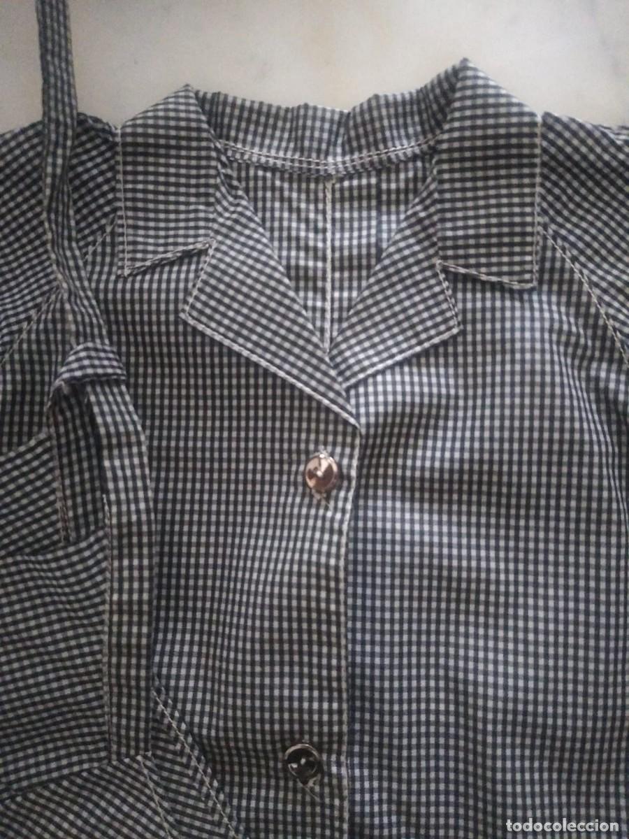 Mu&ntilde;eca espa&ntilde;ola clasica: Impermeable de mu&ntilde;eca a&ntilde;os 40. - Foto 2