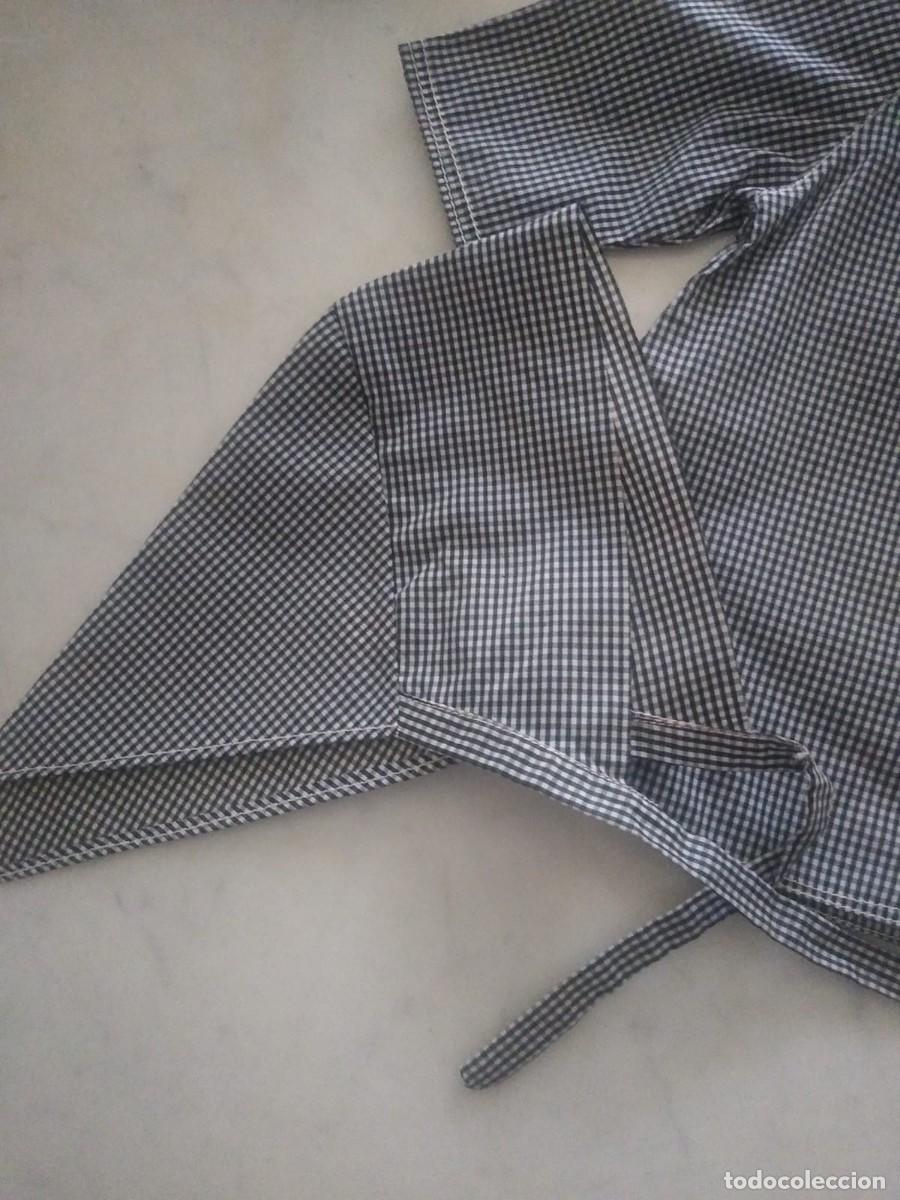 Mu&ntilde;eca espa&ntilde;ola clasica: Impermeable de mu&ntilde;eca a&ntilde;os 40. - Foto 3