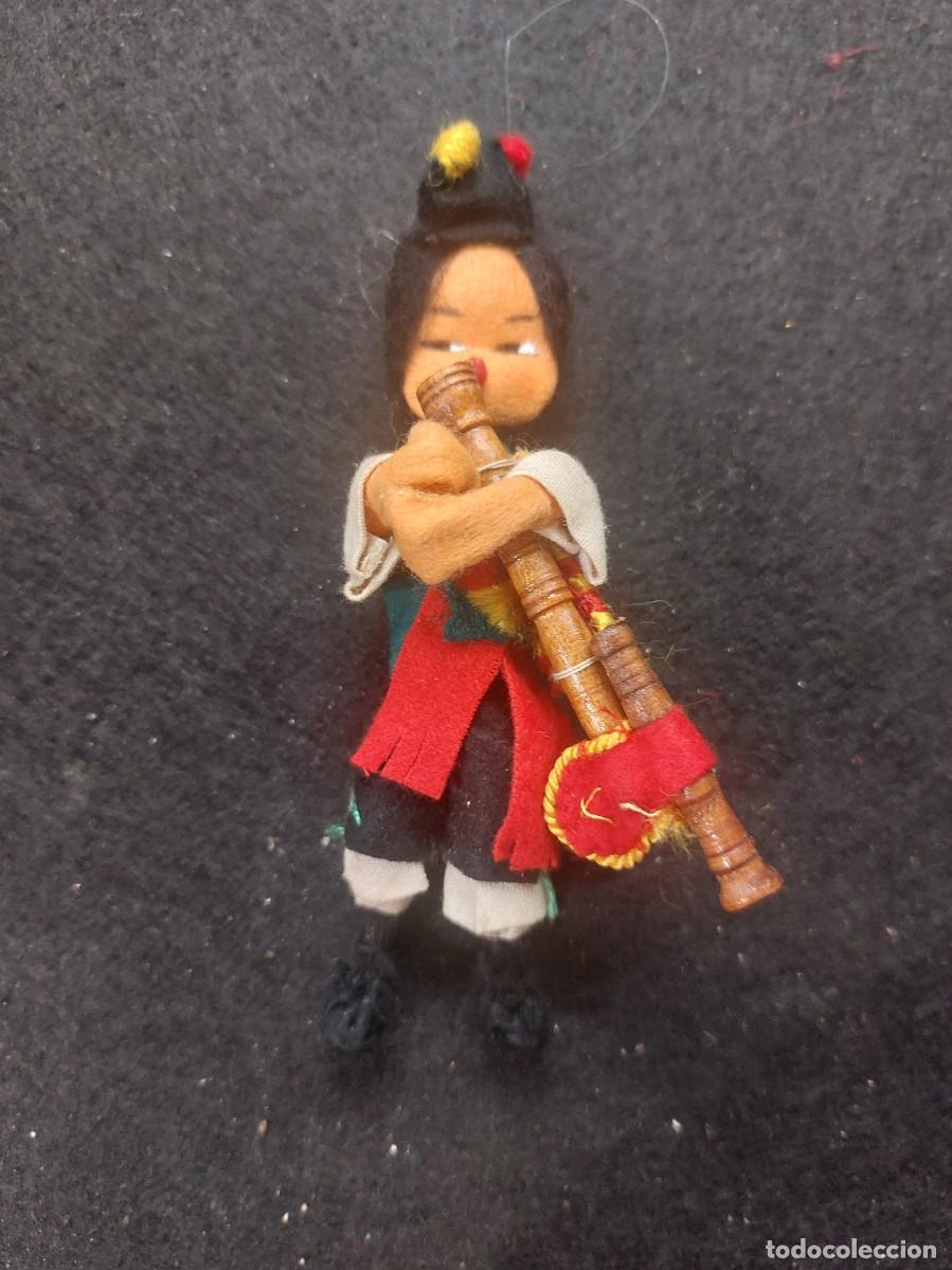 Mu&ntilde;eca espa&ntilde;ola clasica: MU&Ntilde;ECA CON TRAJE REGIONAL Y GAITA - Foto 1