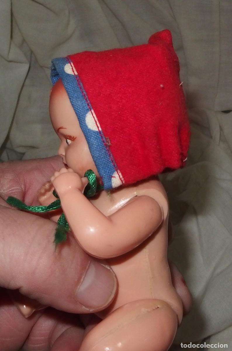 Mu&ntilde;eca espa&ntilde;ola clasica: BEB&Eacute; DE CELULOIDE CON CAPOTA,A&Ntilde;OS 50 - Foto 1