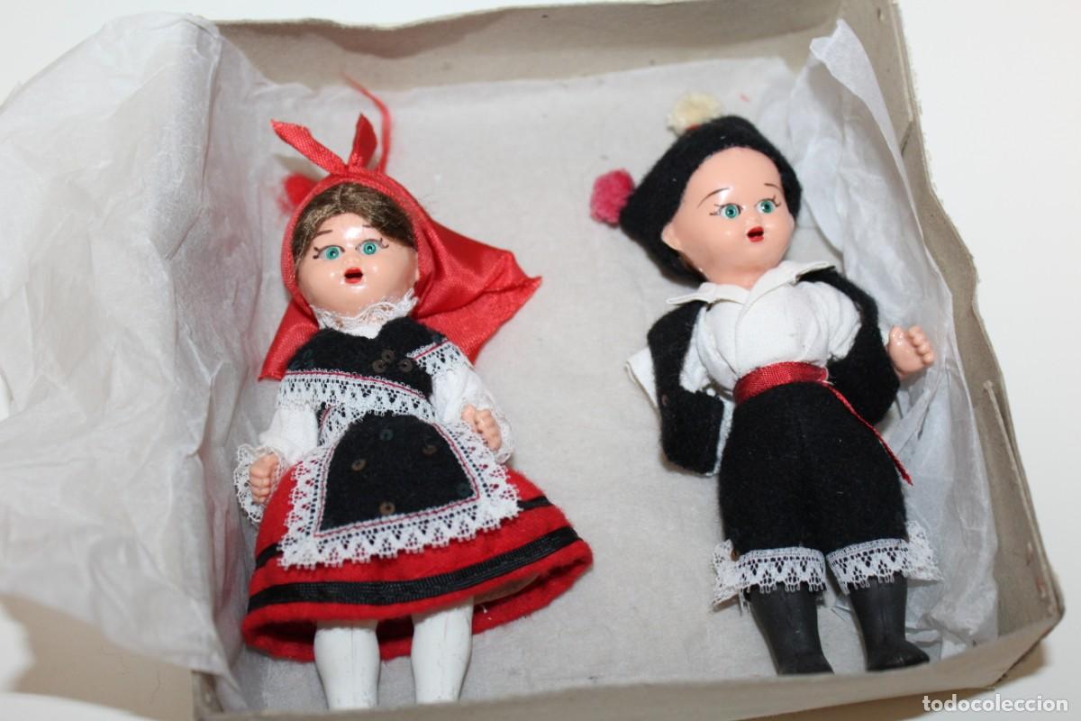 Mu&ntilde;eca espa&ntilde;ola clasica: ANTIGUOS MU&Ntilde;ECOS REGIOMALES DE CELULOIDE - PRESENTA DEFECTO - Foto 1