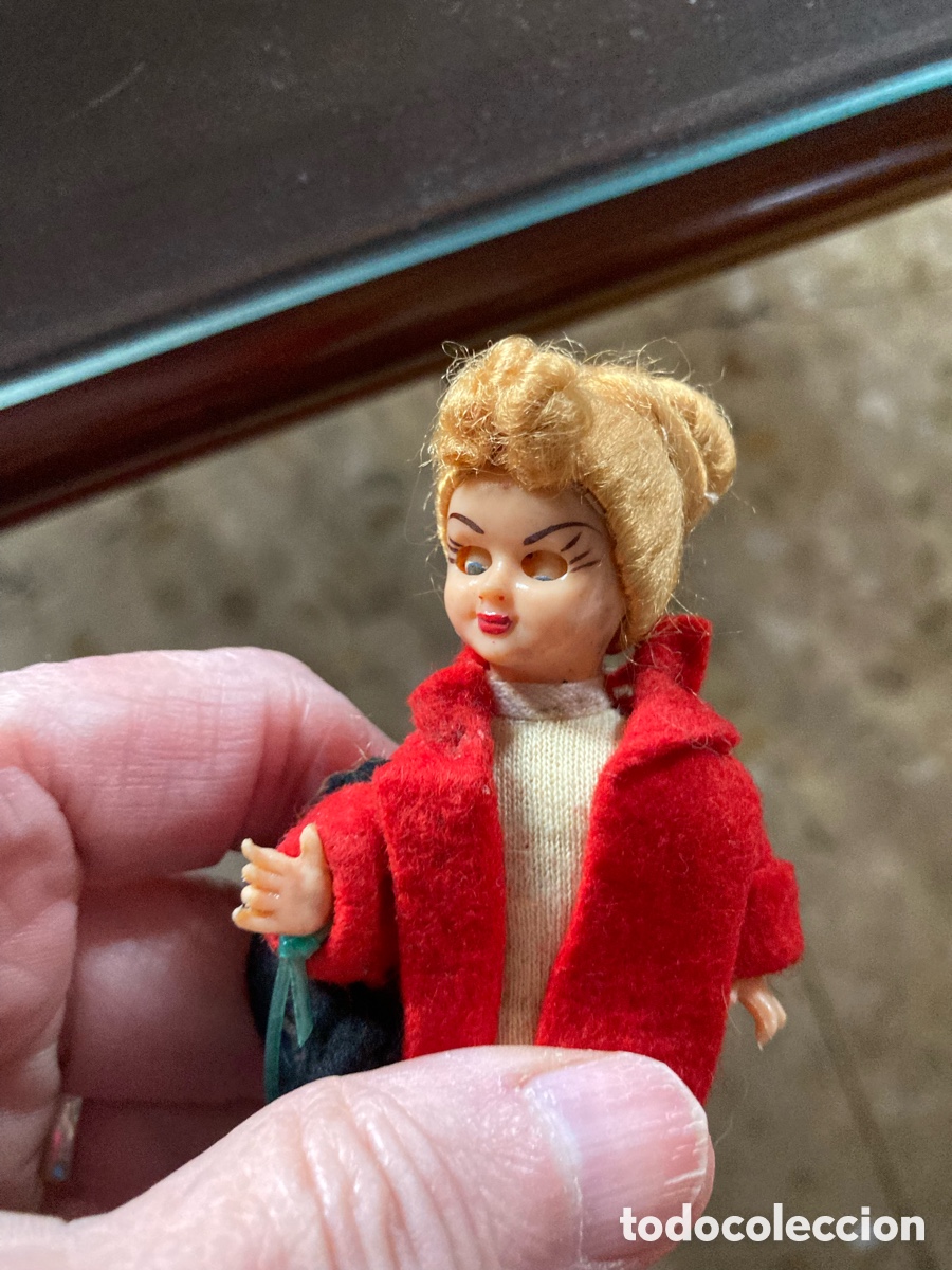 Mu&ntilde;eca espa&ntilde;ola clasica: Mu&ntilde;eca de pasta dura con perrito - Foto 2