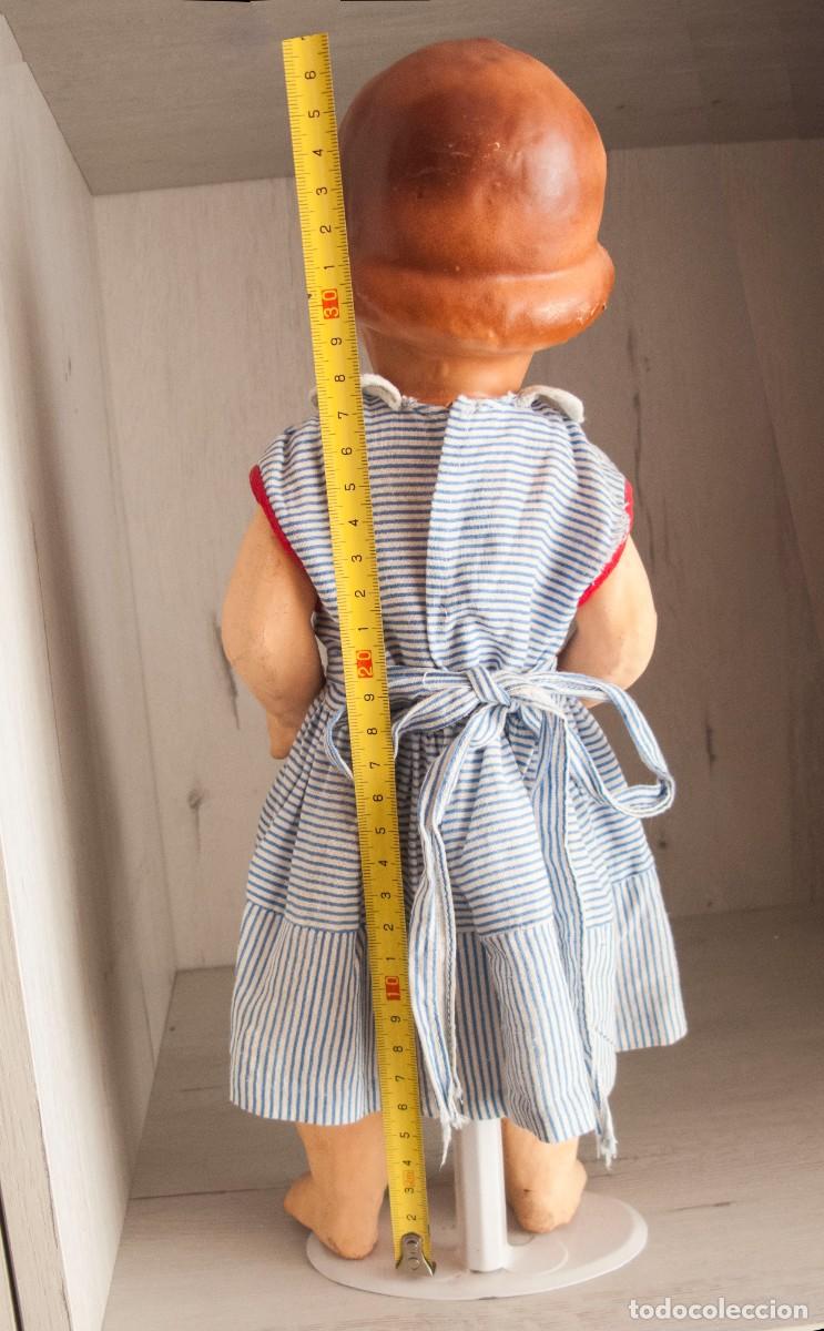 Mu&ntilde;eca espa&ntilde;ola clasica: Mu&ntilde;eca antigua cart&oacute;n piedra en muy buen estado. Pelo moldeado