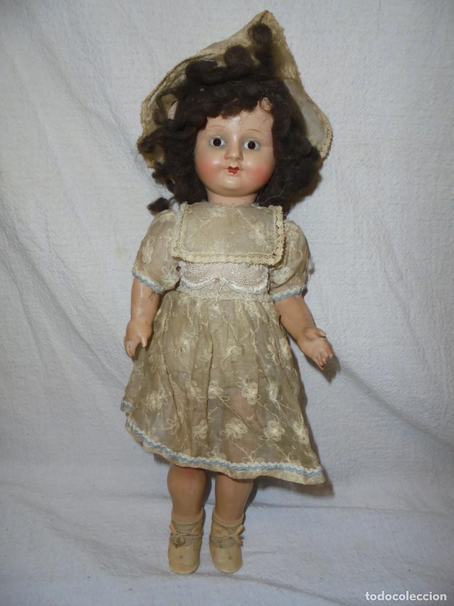 Mu&ntilde;eca espa&ntilde;ola clasica: magnifica antigua mu&ntilde;eca carton piedra hojos de cristal
