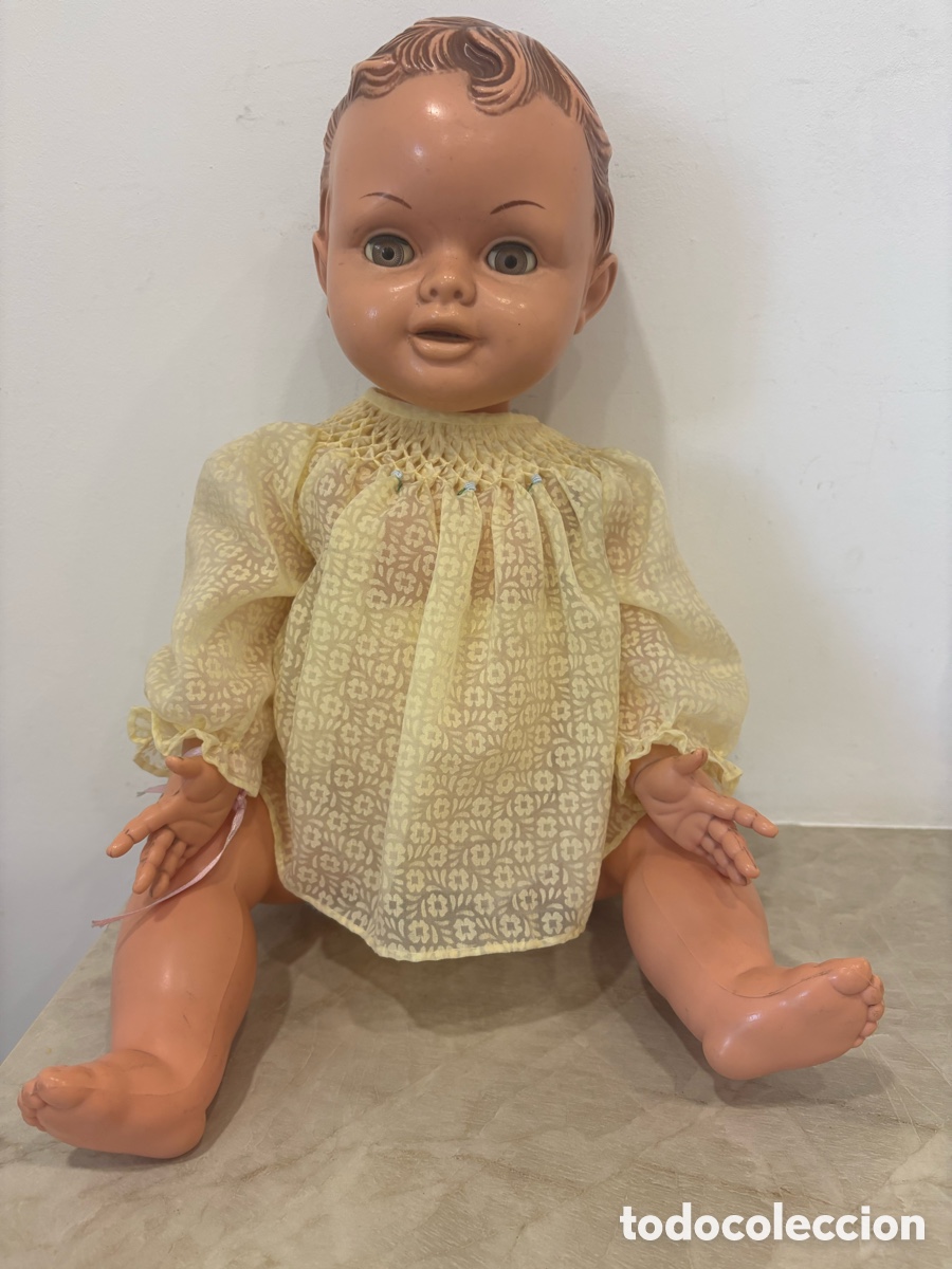 Mu&ntilde;eca espa&ntilde;ola clasica: Antiguo mu&ntilde;eco de celuloide duro, finales de los 50. Ojo con iris margarita. Muy bonito, tama&ntilde;o gran