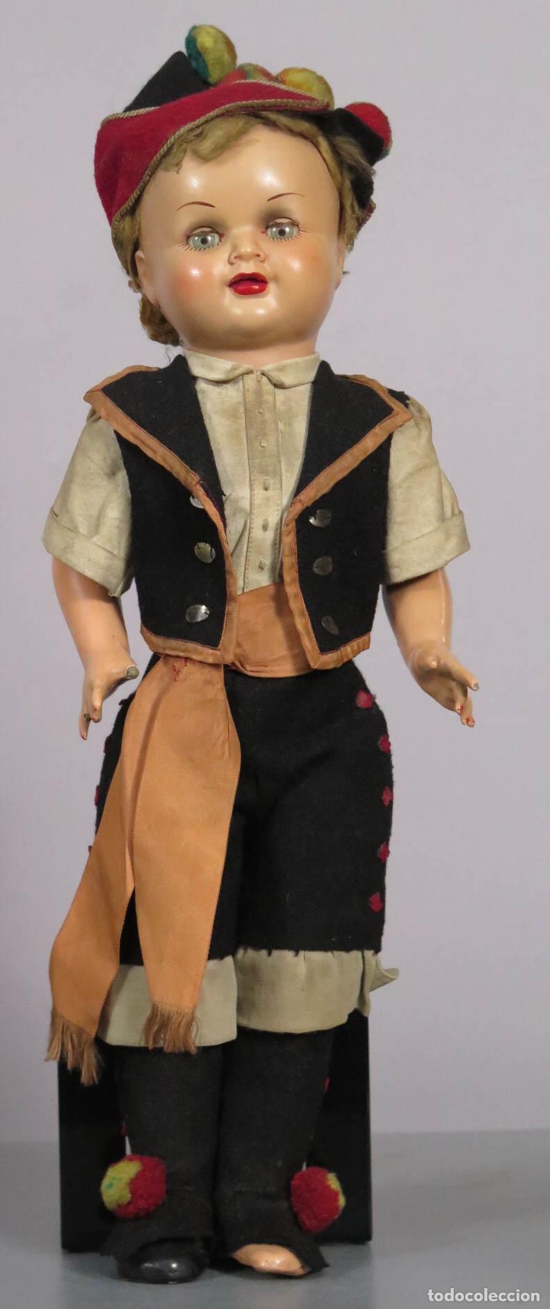 Mu&ntilde;eca espa&ntilde;ola clasica: MU&Ntilde;ECO. CON TRAJE ASTURIANO. PRIMERA MITAD SIGLO XX
