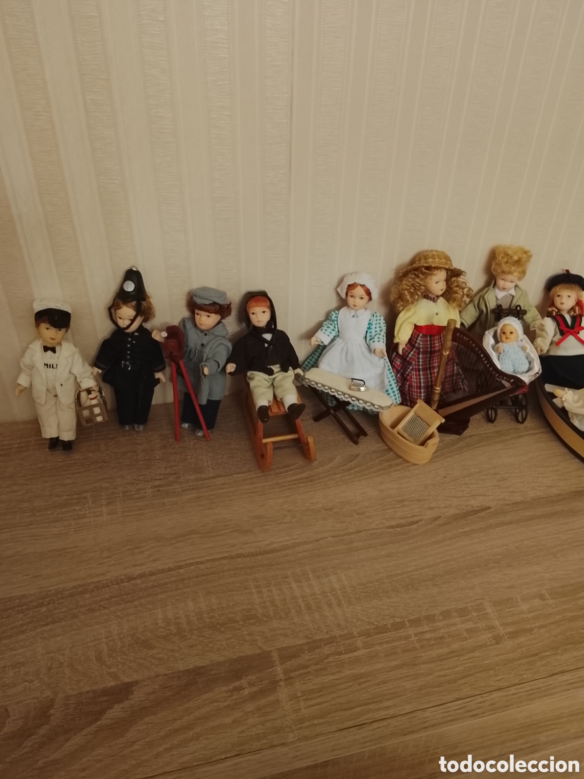 Mu&ntilde;eca espa&ntilde;ola clasica: Gran lote de mu&ntilde;ecas y accesorios para casa de mu&ntilde;ecas .Ver fotos y leer descripci&oacute;n .