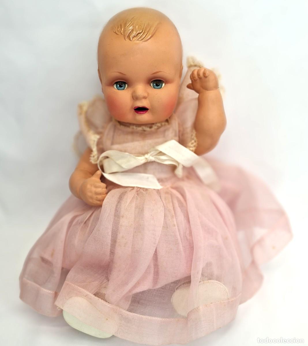 Mu&ntilde;eca espa&ntilde;ola clasica: MU&Ntilde;ECO BEBE DE CELULOIDE, CON CAJA ORIGINAL, MIDE UNOS 30cm. NO TIENE MARCA EN LA NUCA.