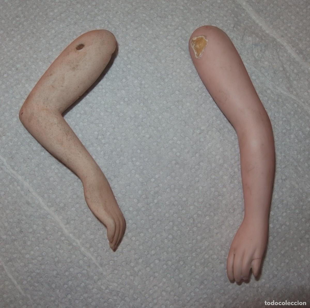 Mu&ntilde;eca espa&ntilde;ola clasica: PAR DE BRAZOS DE MU&Ntilde;ECA DE PORCELANA CON DEFECTO,PRINCIPIO DEL SIGLO XX