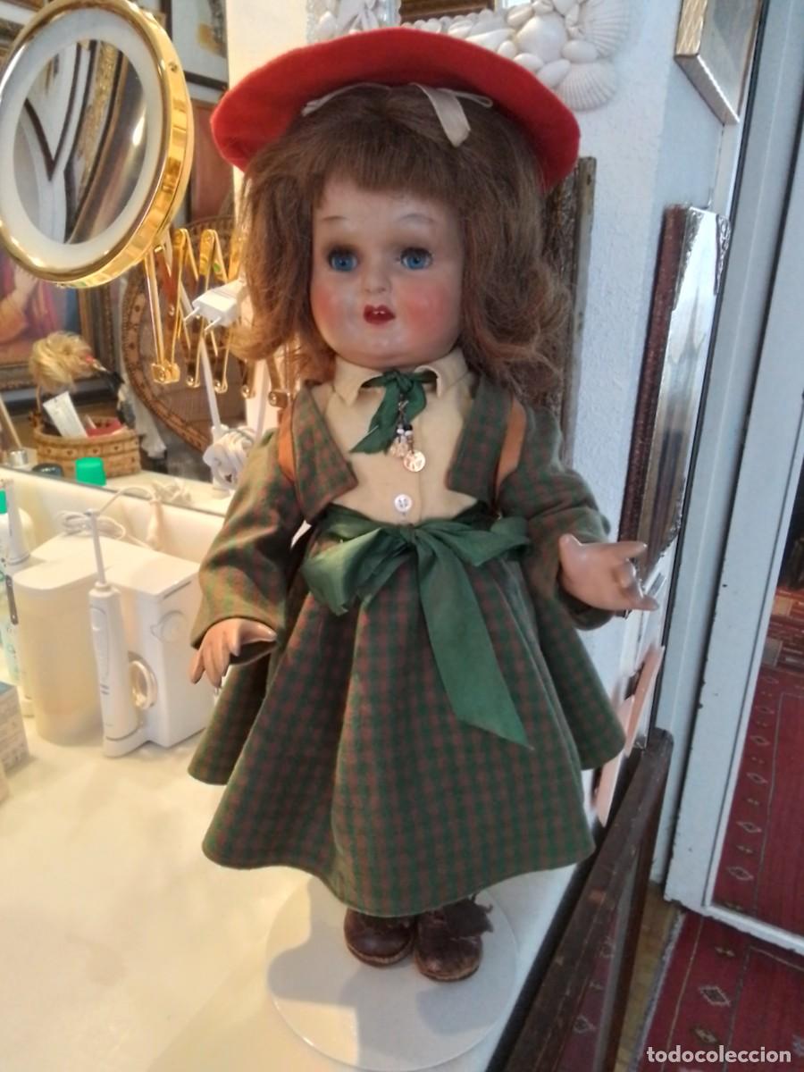 Mu&ntilde;eca espa&ntilde;ola clasica: Mu&ntilde;eca Mari Cris, a&ntilde;os 40, Florido, gran parecido con Mariquita, colegiala