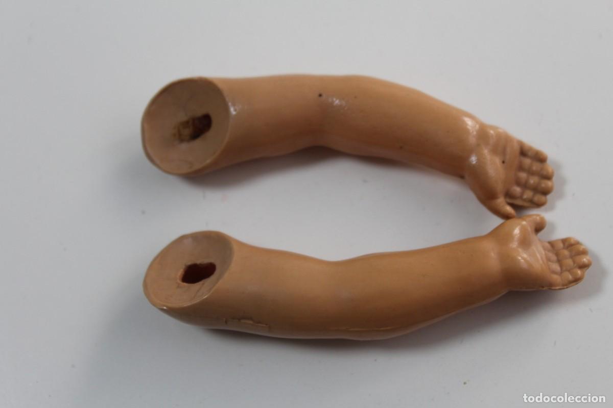 Mu&ntilde;eca espa&ntilde;ola clasica: ANTIGUOS BRAZOS DE CELULOIDE MU&Ntilde;ECA - Foto 2