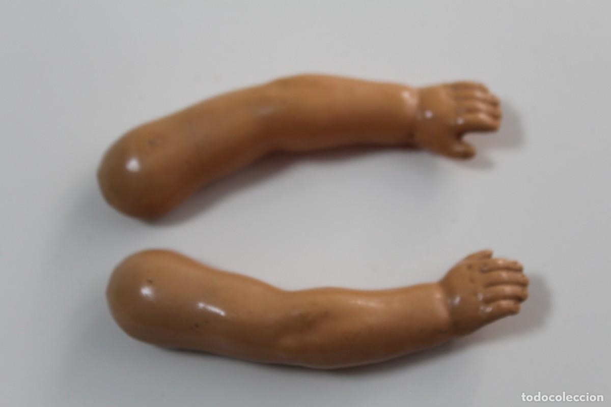 Mu&ntilde;eca espa&ntilde;ola clasica: ANTIGUOS BRAZOS DE CELULOIDE MU&Ntilde;ECA - Foto 1