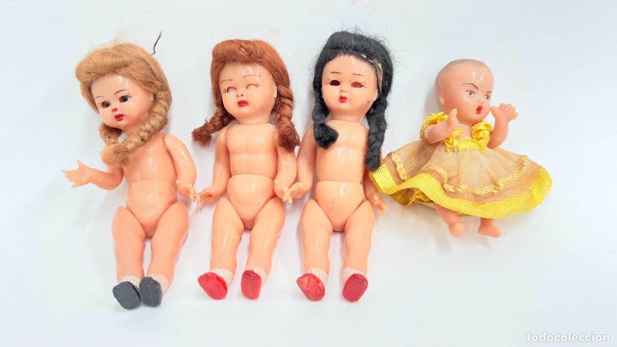 Mu&ntilde;eca espa&ntilde;ola clasica: LOTE CUATRO MU&Ntilde;ECAS PEQUE&Ntilde;AS PL&Aacute;STICO VINTAGE