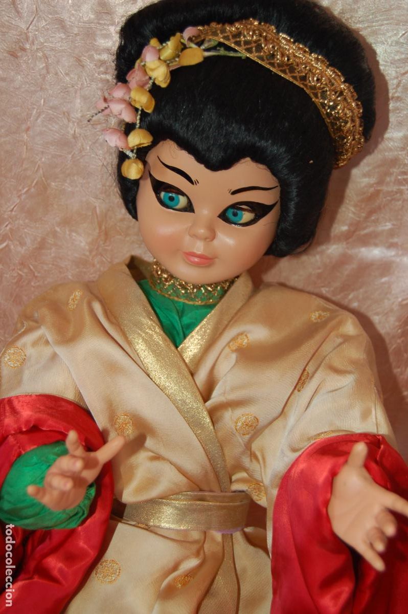 Mu&ntilde;eca espa&ntilde;ola clasica: pierina japonesa de famosa