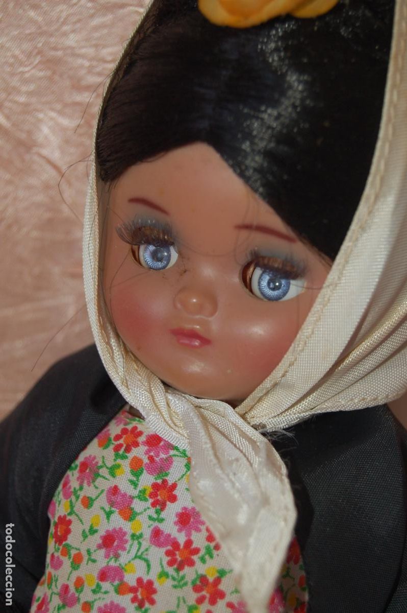 Mu&ntilde;eca espa&ntilde;ola clasica: linda pirula madrile&ntilde;a