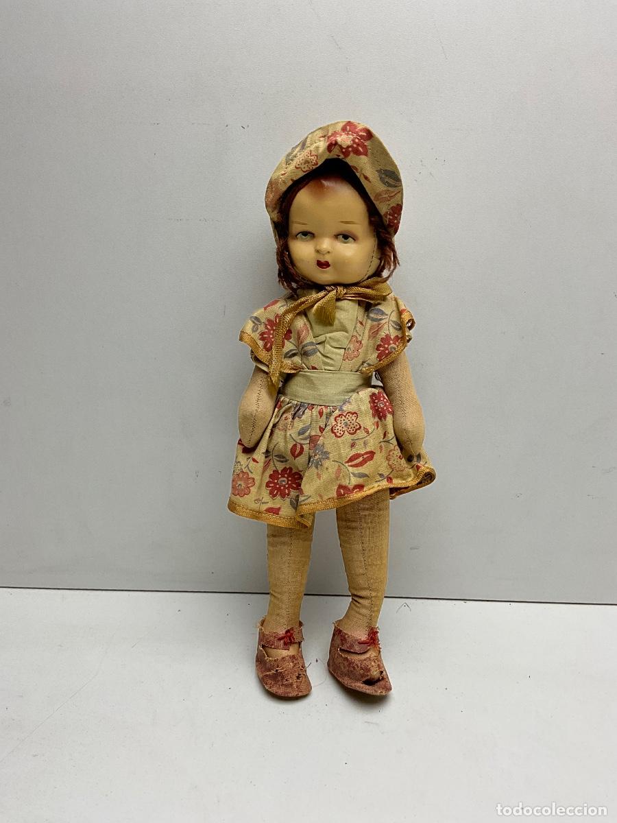 Mu&ntilde;eca espa&ntilde;ola clasica: ANTIGUA MU&Ntilde;ECA DE CUERPO DE TRAPO Y CARTON PIEDRA - SIN MARCAS NI REFERENCIAS