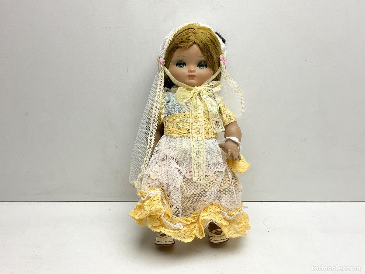 Mu&ntilde;eca espa&ntilde;ola clasica: ANTIGUA MU&Ntilde;ECA LINDA PIRULA CON ATUENDO REGIONAL - DE MU&Ntilde;ECAS ALBA