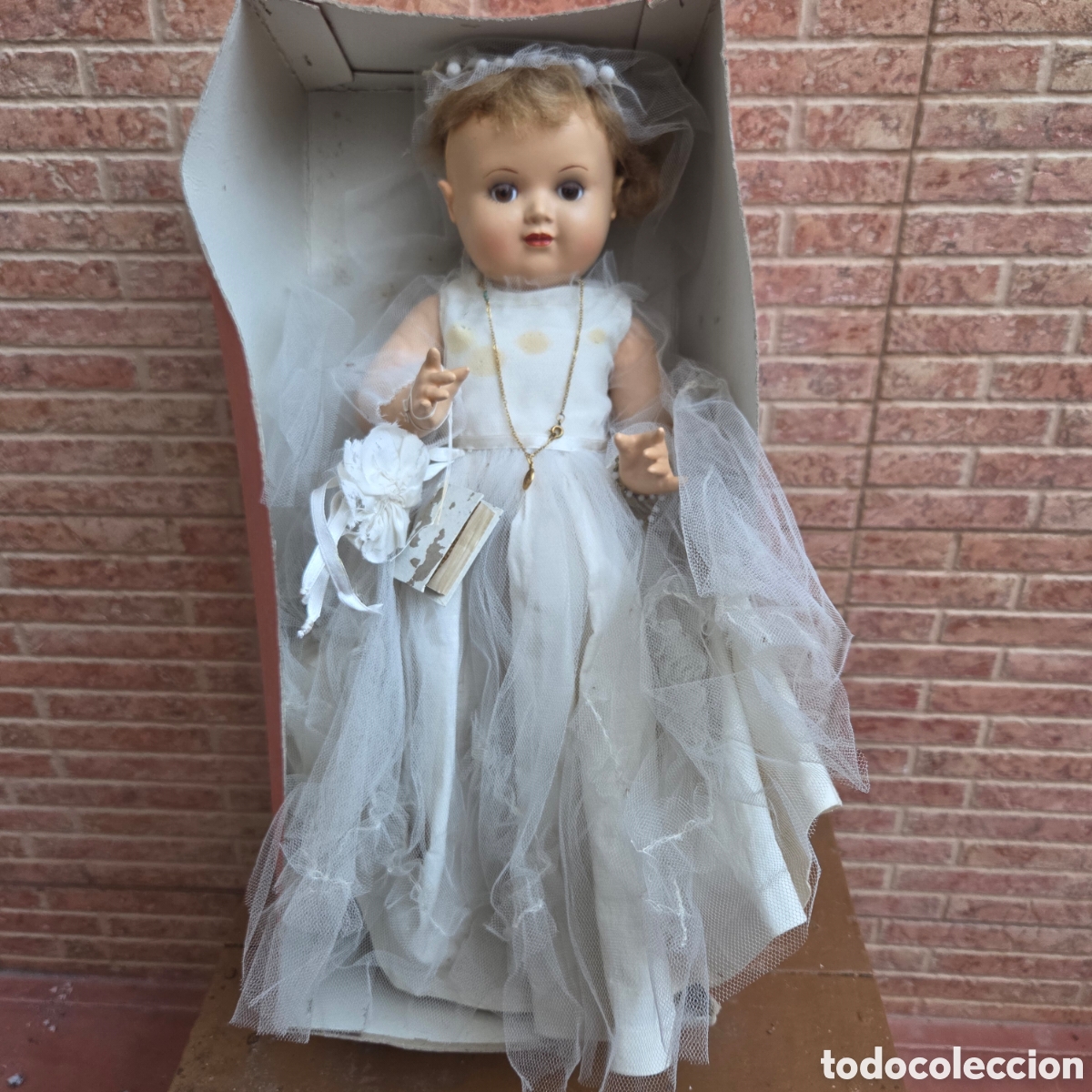Classic Spanish Dolls: Antigua Mu&ntilde;eca Espa&ntilde;ola de Primera Comuni&oacute;n en Cart&oacute;n Piedra / Composici&oacute;n (A&ntilde;os 40-50) - 40 CM