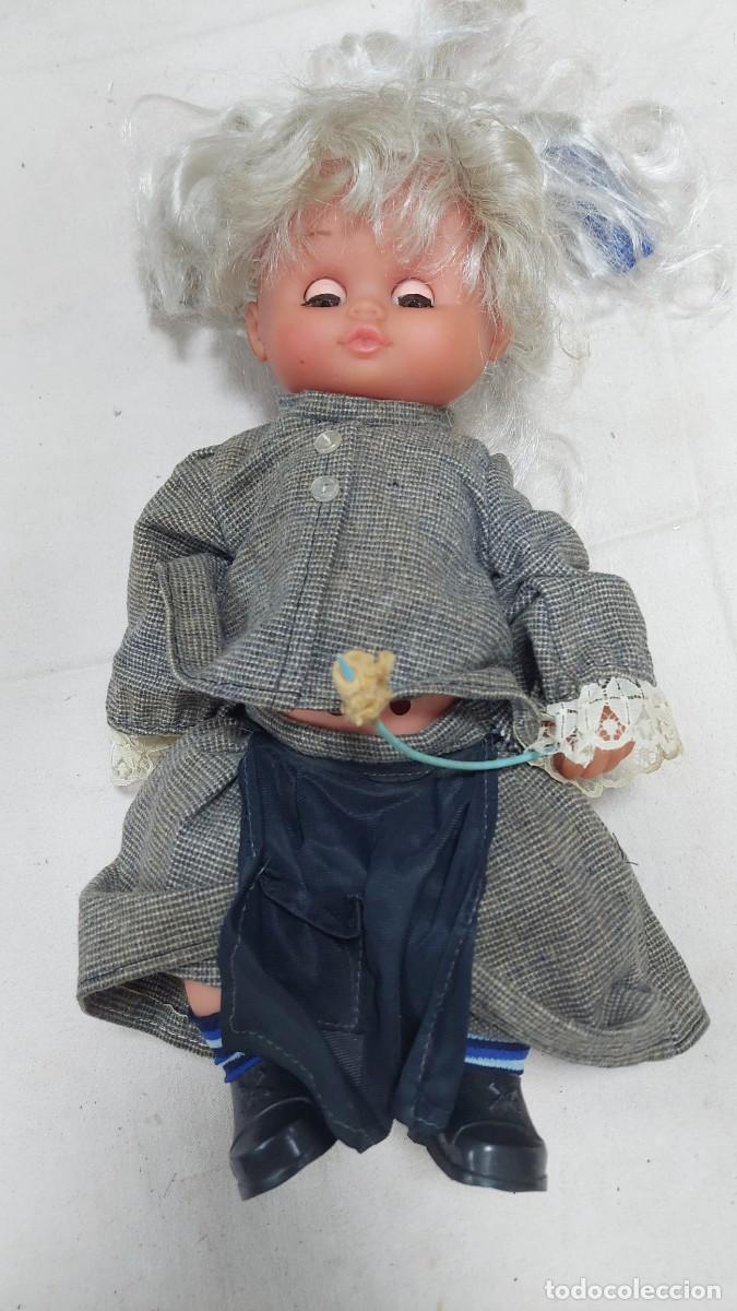 Mu&ntilde;eca espa&ntilde;ola clasica: Antigua mu&ntilde;eca cantante espa&ntilde;ola
