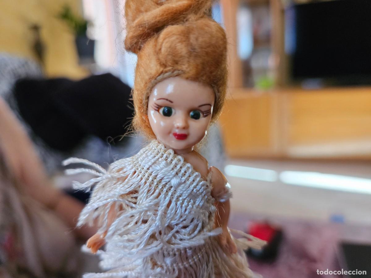 Mu&ntilde;eca espa&ntilde;ola clasica: Antigua Y Peque&ntilde;a Mu&ntilde;eca Bailarina Articulada De Celuloide Con Pelo De Mohair, de Los A&ntilde;os 50.