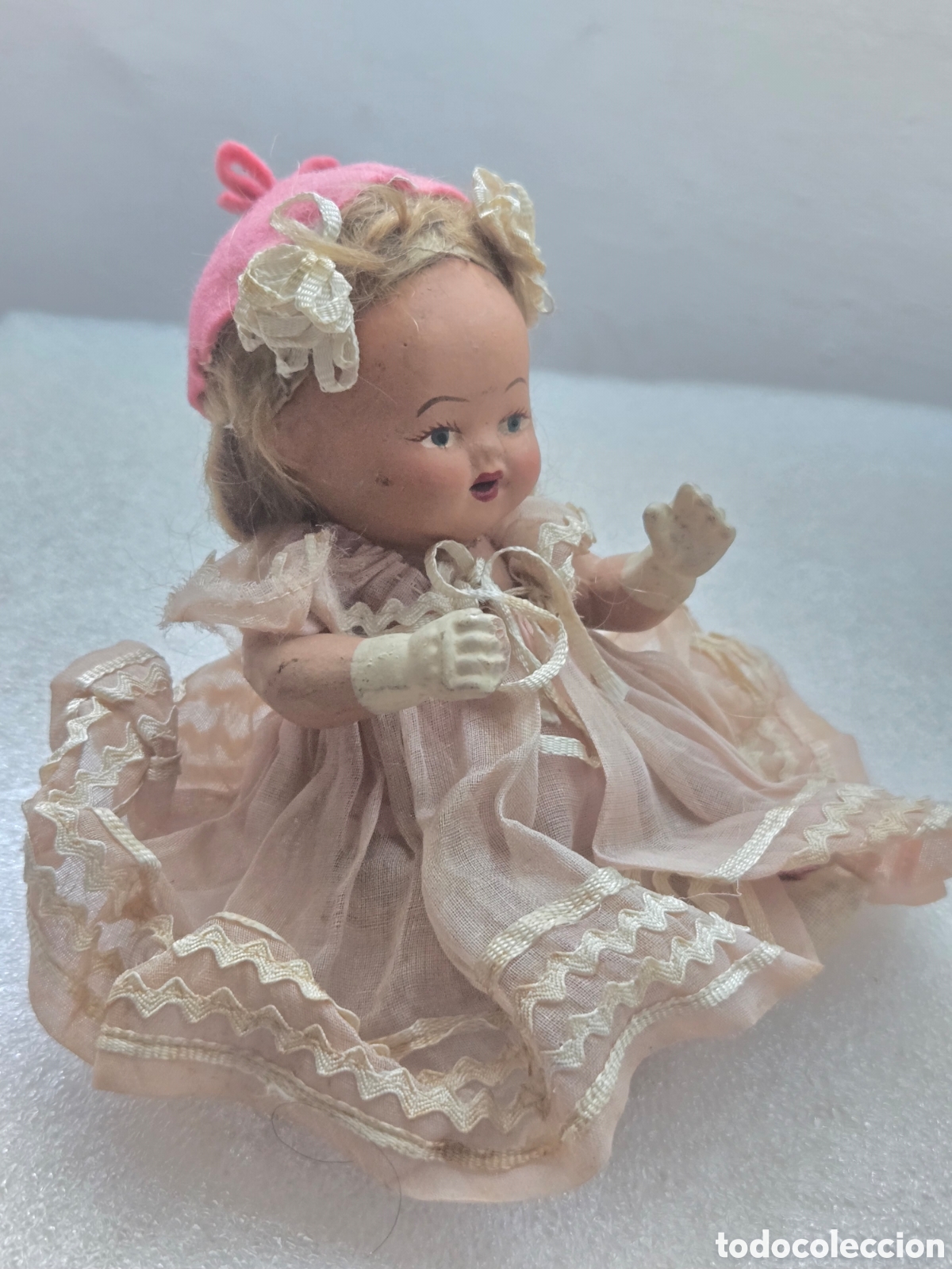 Mu&ntilde;eca espa&ntilde;ola clasica: Antigua mu&ntilde;eca de terracota,a&ntilde;os 40