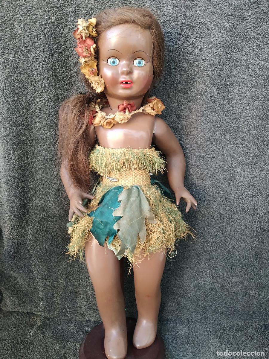 Mu&ntilde;eca espa&ntilde;ola clasica: mu&ntilde;eca viviana negra negrita con etiqueta