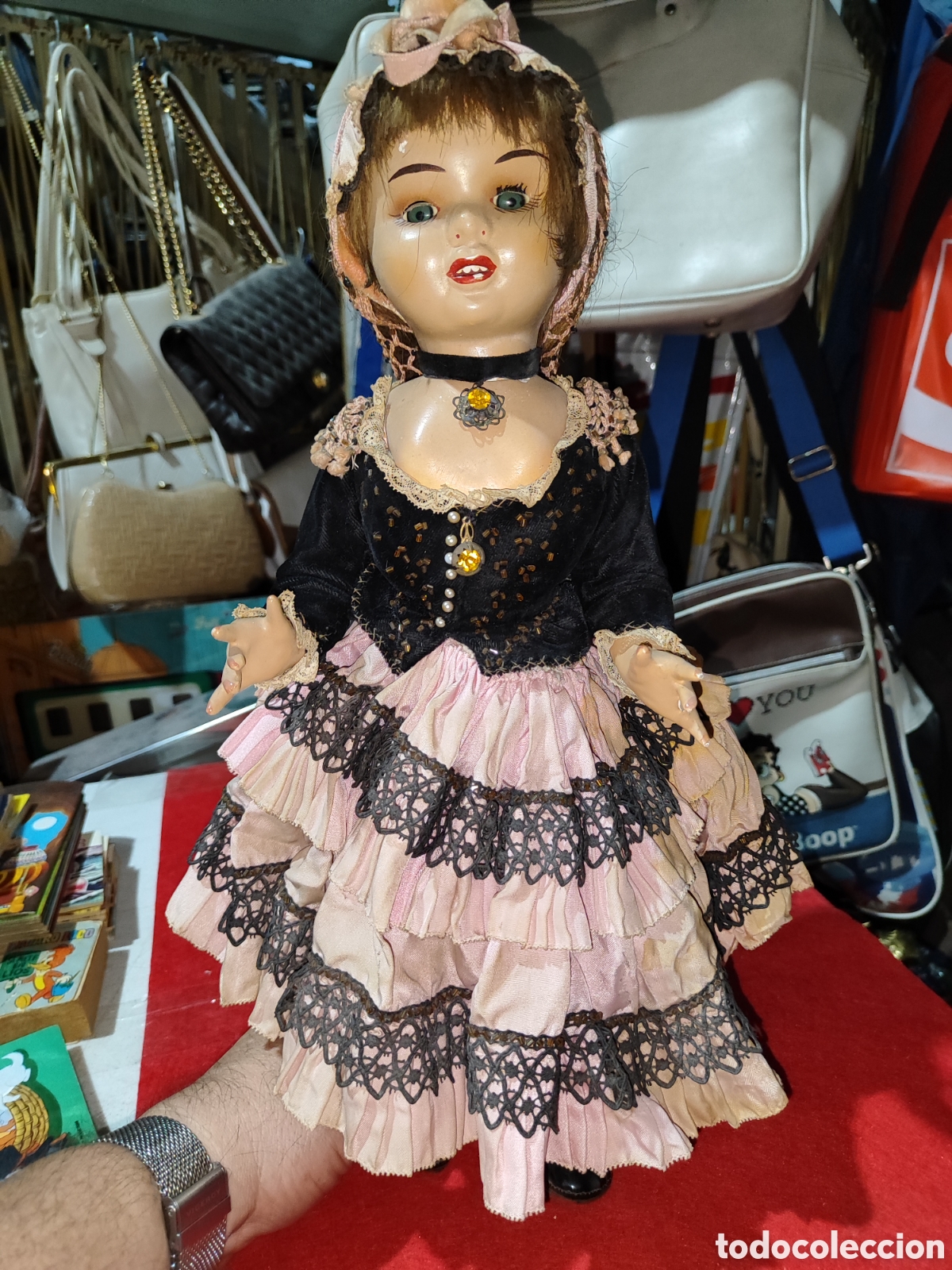 Mu&ntilde;eca espa&ntilde;ola clasica: Antigua mu&ntilde;eca de cart&oacute;n piedra vestida regional tipo Gisela Cayetana o similar leer descripci&oacute;n
