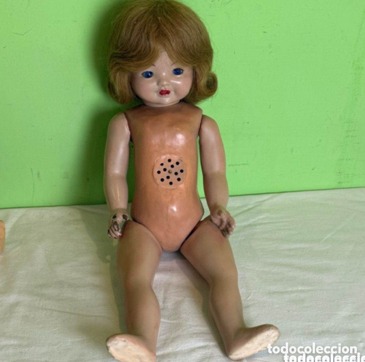 Mu&ntilde;eca espa&ntilde;ola clasica: Mu&ntilde;eca antigua de cart&oacute;n piedra 50 cm - marcada en la nuca - con mecanismo de voz - a&ntilde;os 40/50.